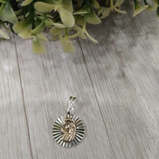 Colgante plata con oro virgen ni?a