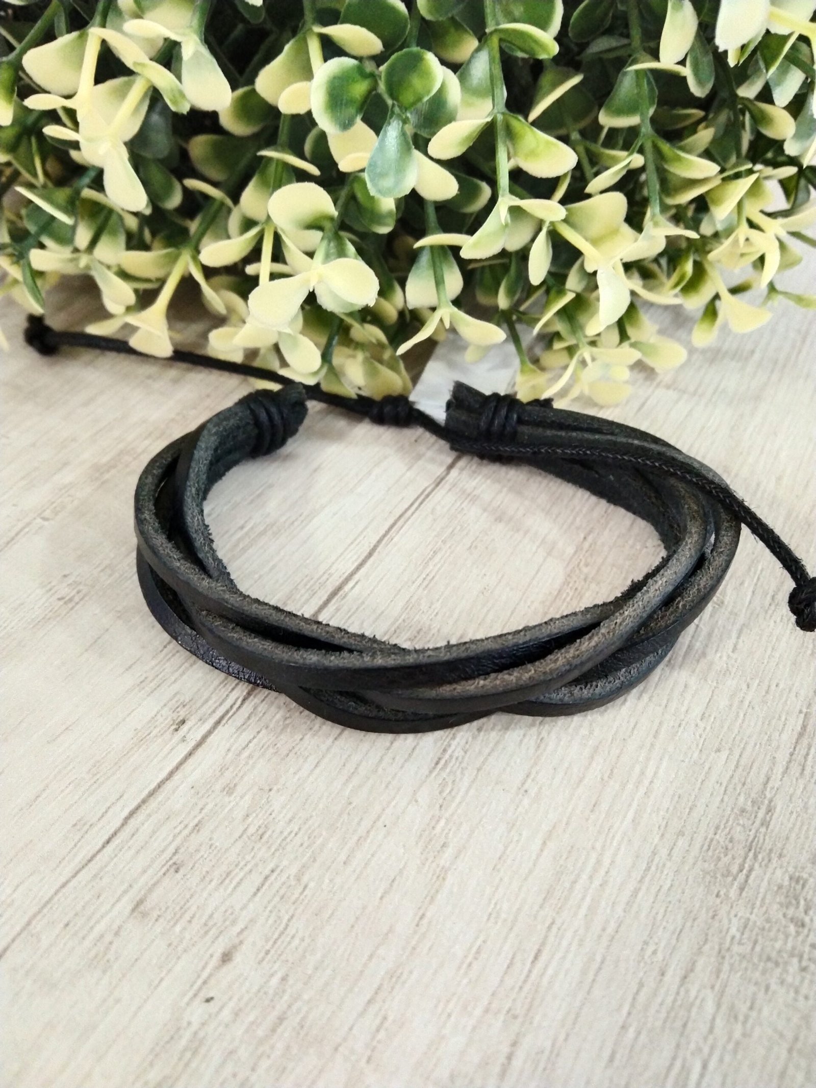 IMG_20220609_103117 Pulsera Cuero Negra - Imagen 1