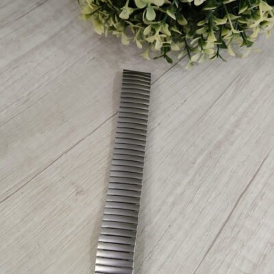 Correa metalica elasticada plateada n22