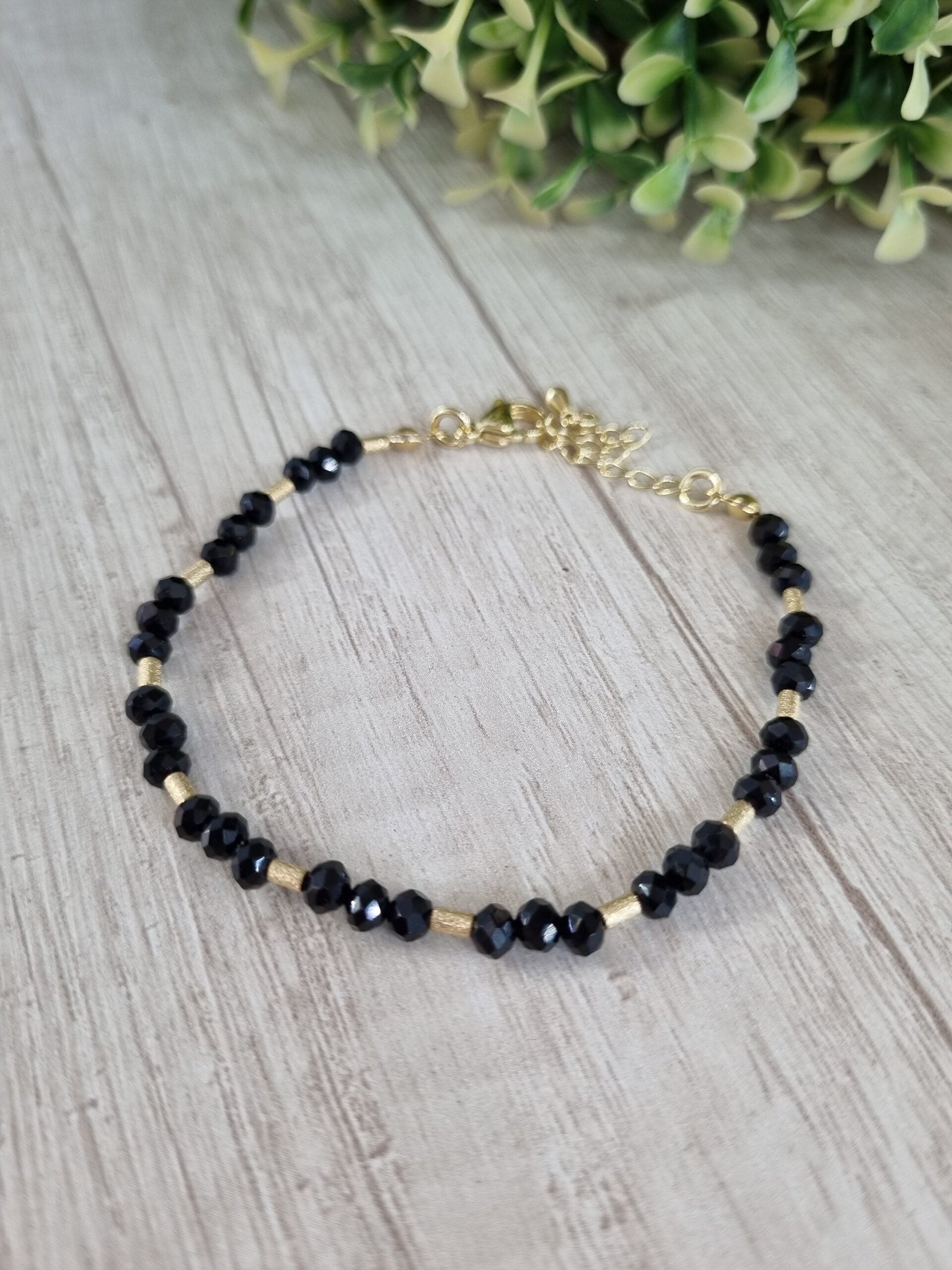 20221007_112918 Pulsera BO cristales negros MH - Imagen 1