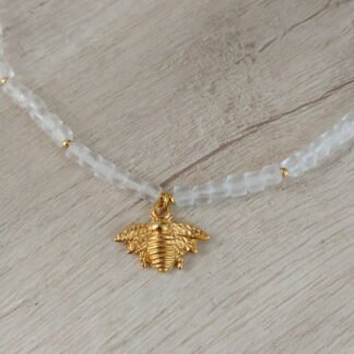 Collar cristal mate y dije abeja