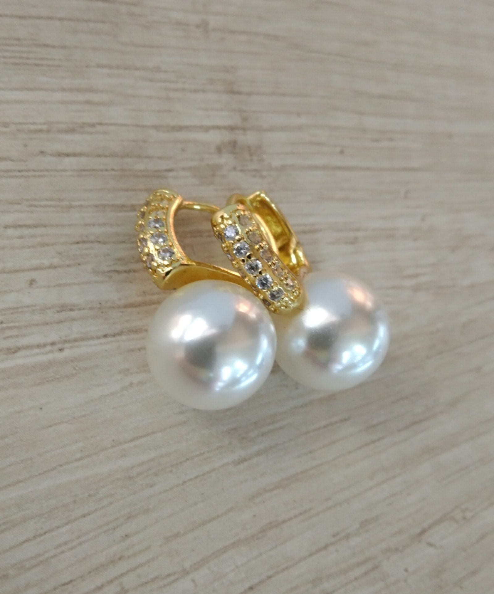 Aros ba?o oro perla circ?n circular