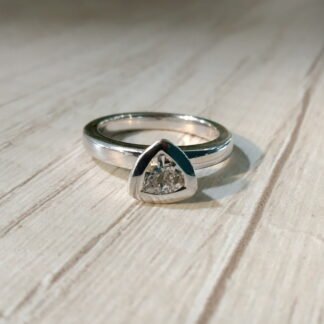 Anillo plata circ?n triangular nro 14