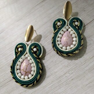 Aros soutache en tono dorado/verde/rosa