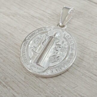 Colgante plata San Benito