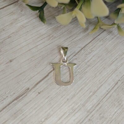 Colgante plata letra U 16 mm