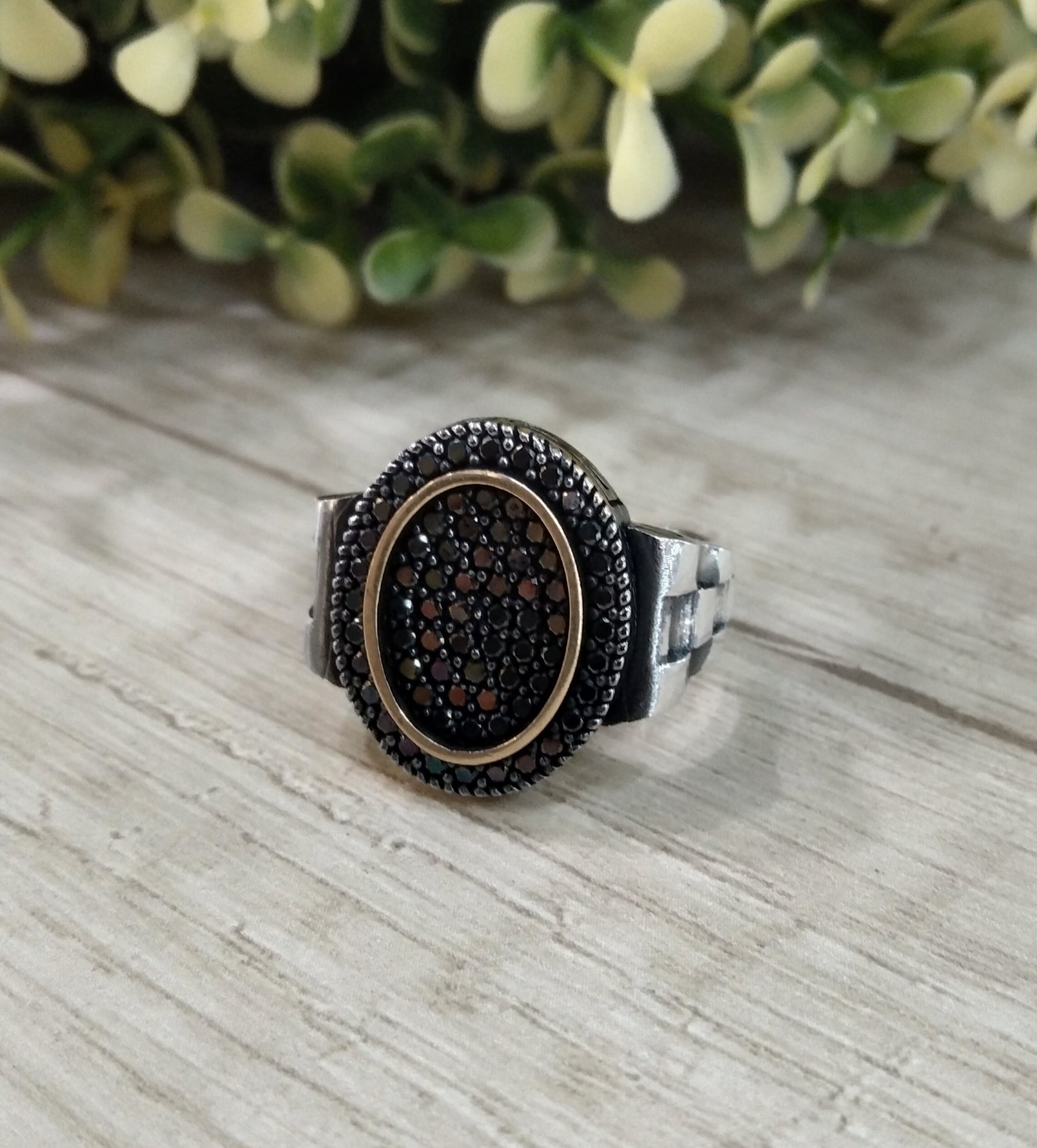Anillo plata envejecida sello circones negros nro 25