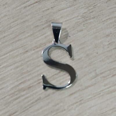 Colgante plata letra S 15 x 10 mm