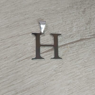 Colgante plata letra H 15 x 16 mm