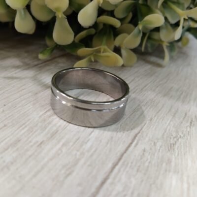 Anillo acero plateado una linea nro 18