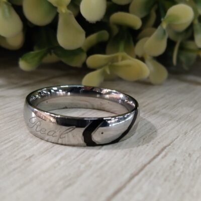 Anillo acero plateado "real love" nro 17