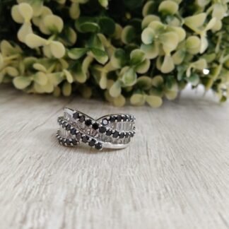Anillo plata lineas negras y blancas circones nro 14