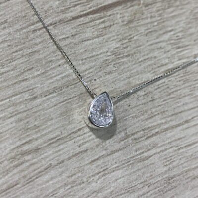 Collar plata punto de luz gota