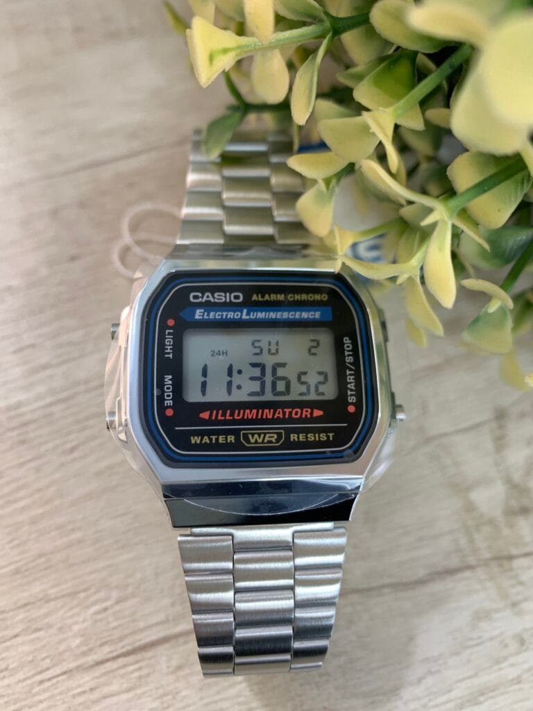 Reloj Casio met?lico diginal A168WA