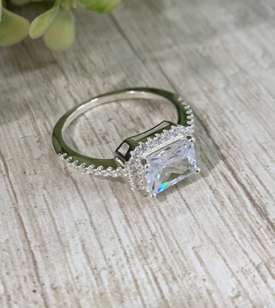 Anillo plata circon rectangular con microcircones nro 13
