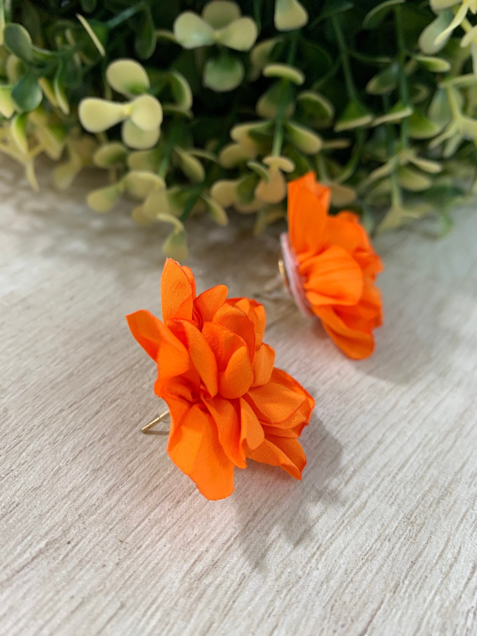 Aros flor naranja apegados - Imagen 2