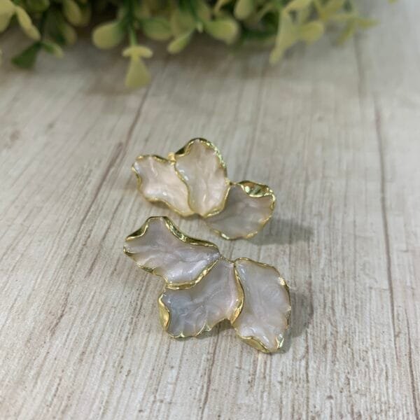 Aros Media Flor Blanca dorada