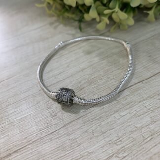 Pulsera plata tipo Pandor broche tubo
