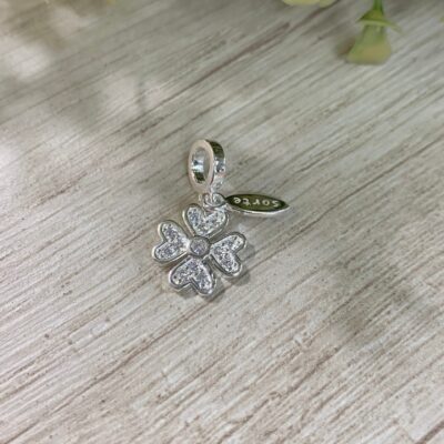 Charm plata trebol circones sorte