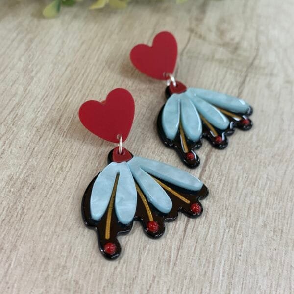 Aros corazón pistilos esmaltados en fantasía fina