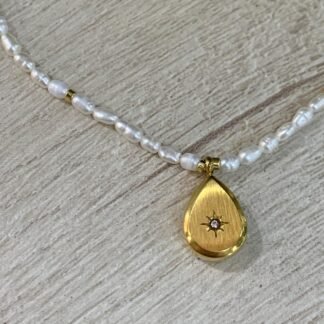 Collar Ba?o en Oro Perlas de R?o ije Gota circ?n