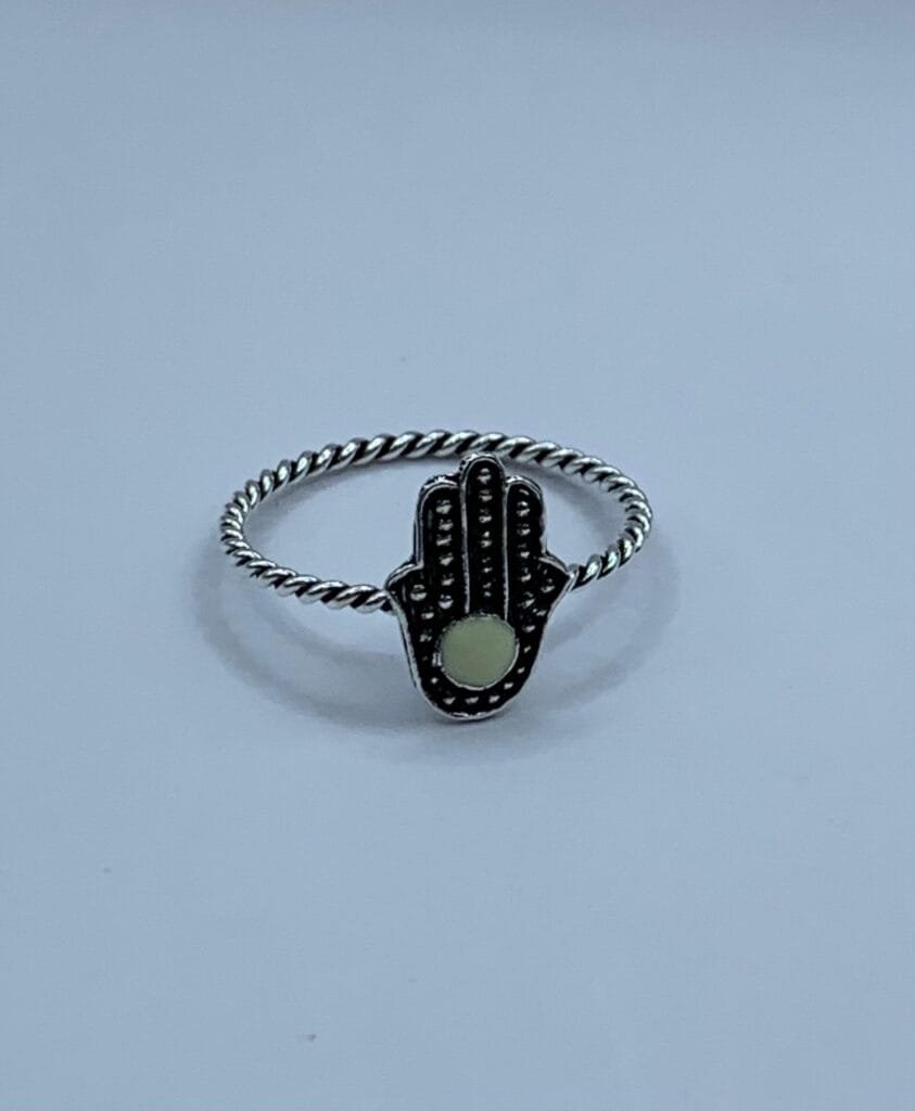 Anillo plata envejecida Mano de Fatima punto mrillo n?15
