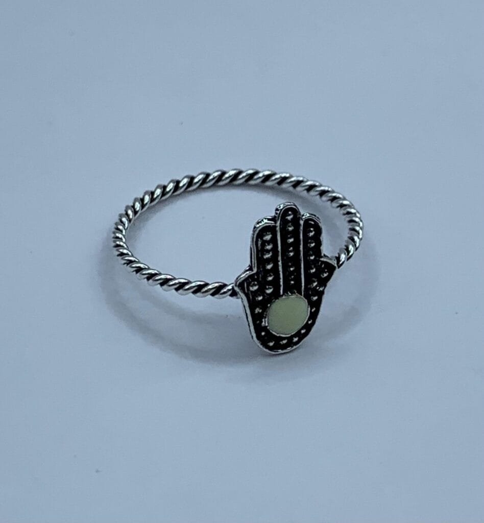 Anillo plata envejecida Mano de Fatima punto mrillo n?15
