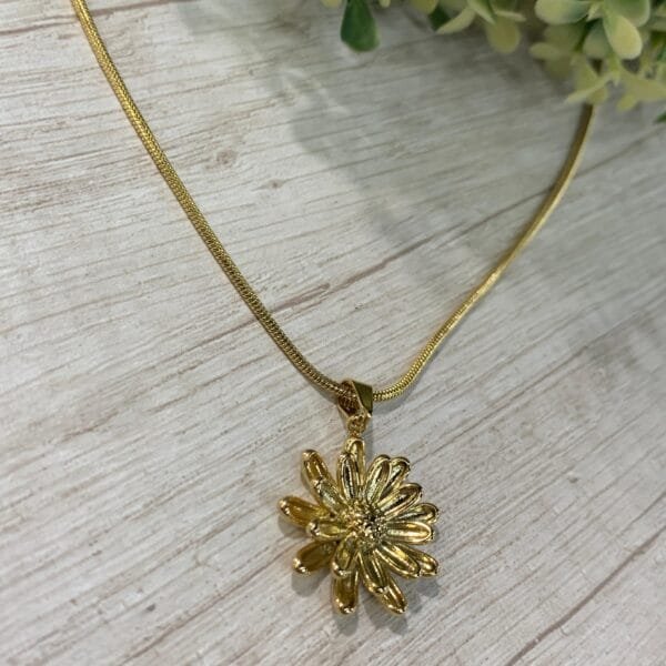 Collar acero Margarita