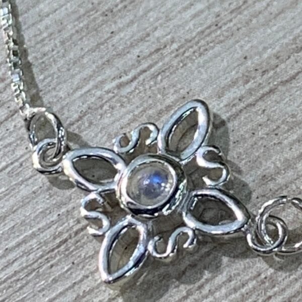 Collar plata nudo de bruja piedra luna