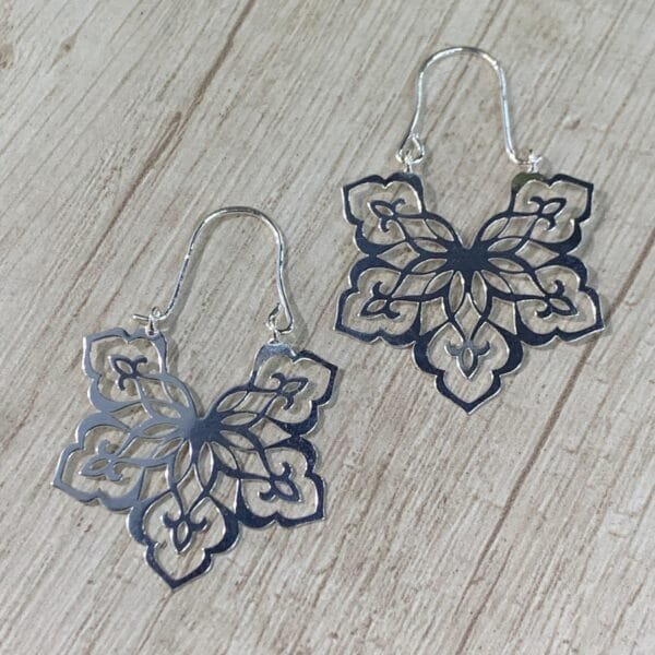 Aros plata flor calada