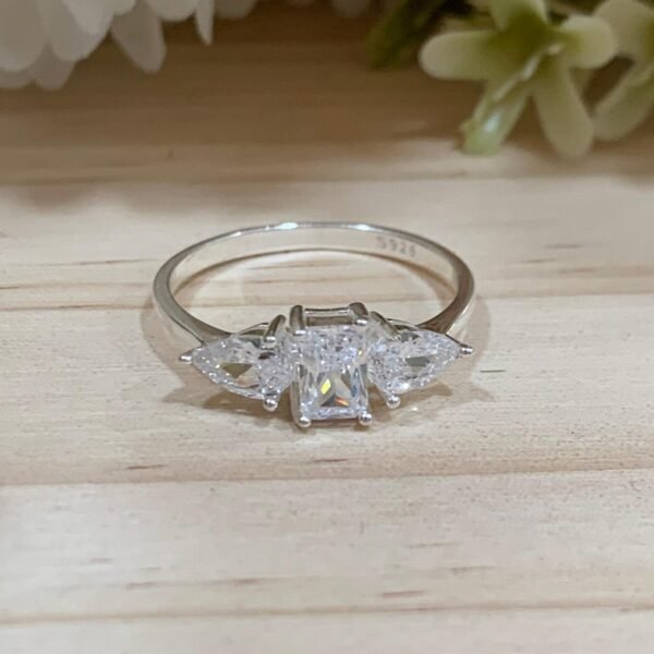 Anillo plata tricillo circon rectangular central n16