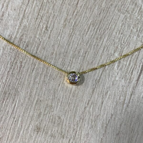 Collar punto de luz baño en oro 4,5 mm