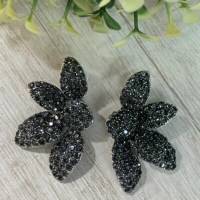 Aros media flor plateada circon negro