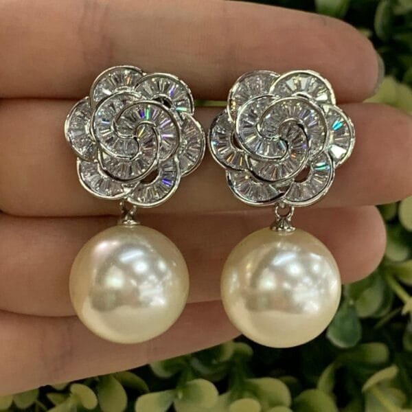 Aros flor microcircones perla 17,5 mm