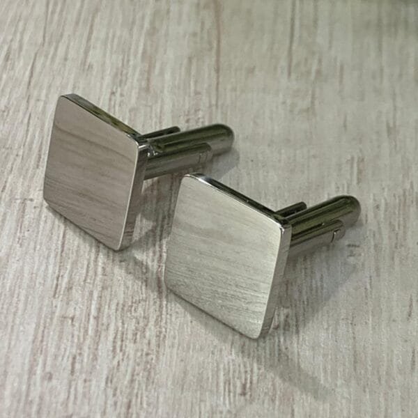 Colleras cuadradas plateadas