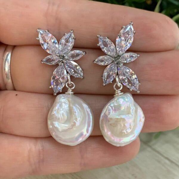 Aros perla barroca circones fantasia fina