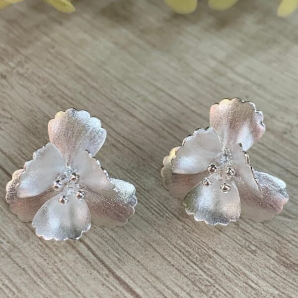 Aros plata flor satinada