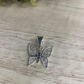 Colgante plata mariposa