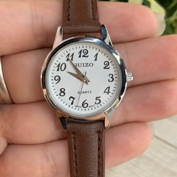 Reloj Suizo redondo 28 mm blanco caja plata