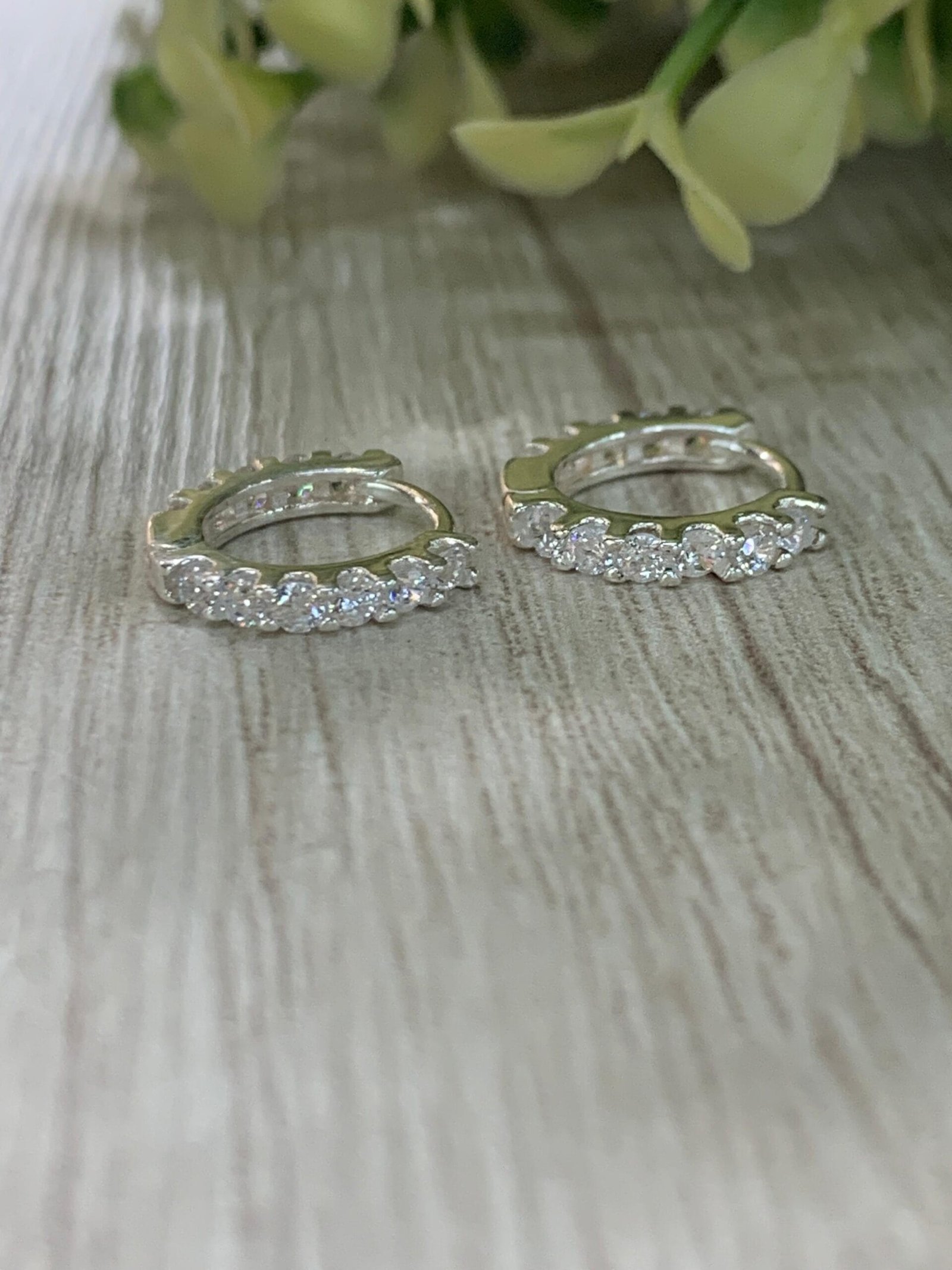 WhatsApp Image 2026-01-26 at 17.07.15 (8) Aros plata huggies microcircones - Imagen 2