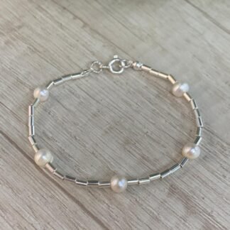 Pulsera plata perla de rio