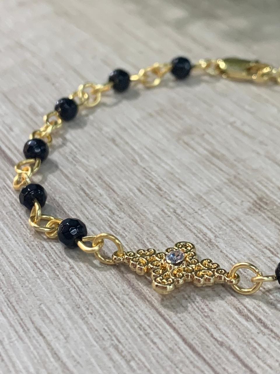 WhatsApp Image 2026-02-19 at 12.26.52 (1) Pulsera agatas negras dije baño oro - Imagen 2