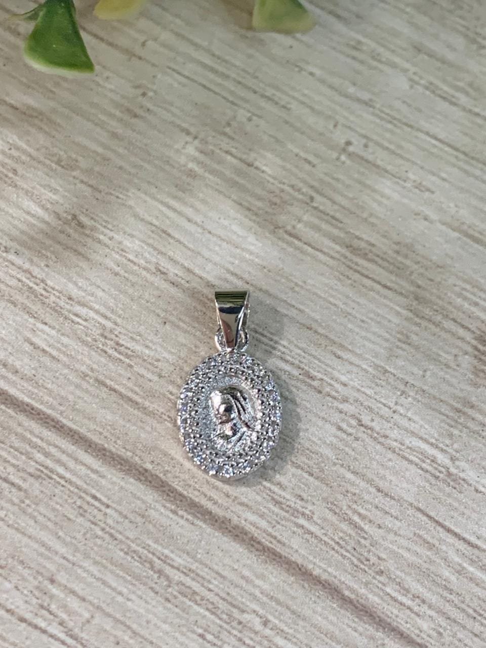 WhatsApp Image 2026-02-23 at 14.19.30 (3) Colgante plata rodinada virgen maria microcirnes - Imagen 1