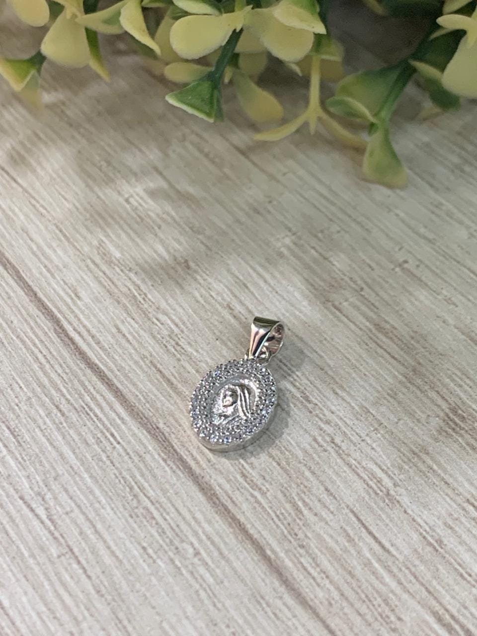 WhatsApp Image 2026-02-23 at 14.19.31 Colgante plata rodinada virgen maria microcirnes - Imagen 2