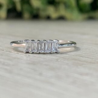 Anillo plata rodinada cintillo grifa baguette N16