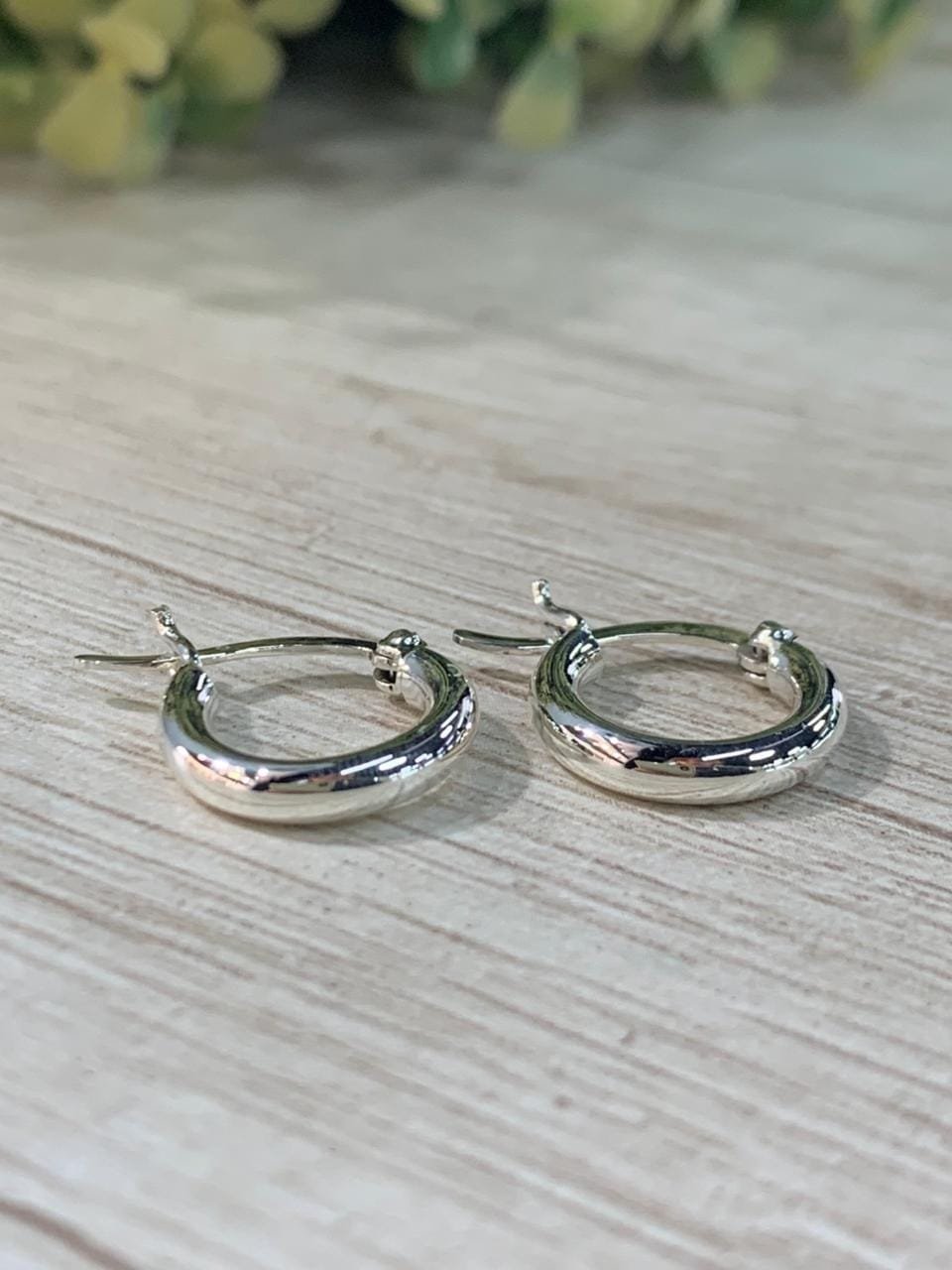 WhatsApp Image 2026-03-02 at 12.51.55 (1) Aros plata argolla gruesa - Imagen 1