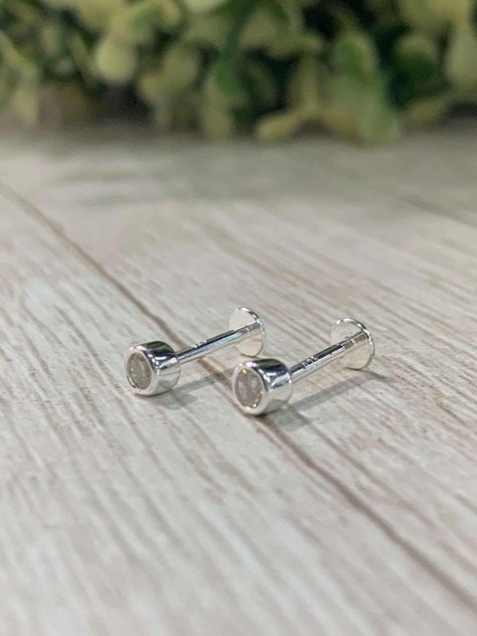 WhatsApp Image 2026-03-02 at 12.51.56 (1) Piercing plata flat circon 4 mm - Imagen 2