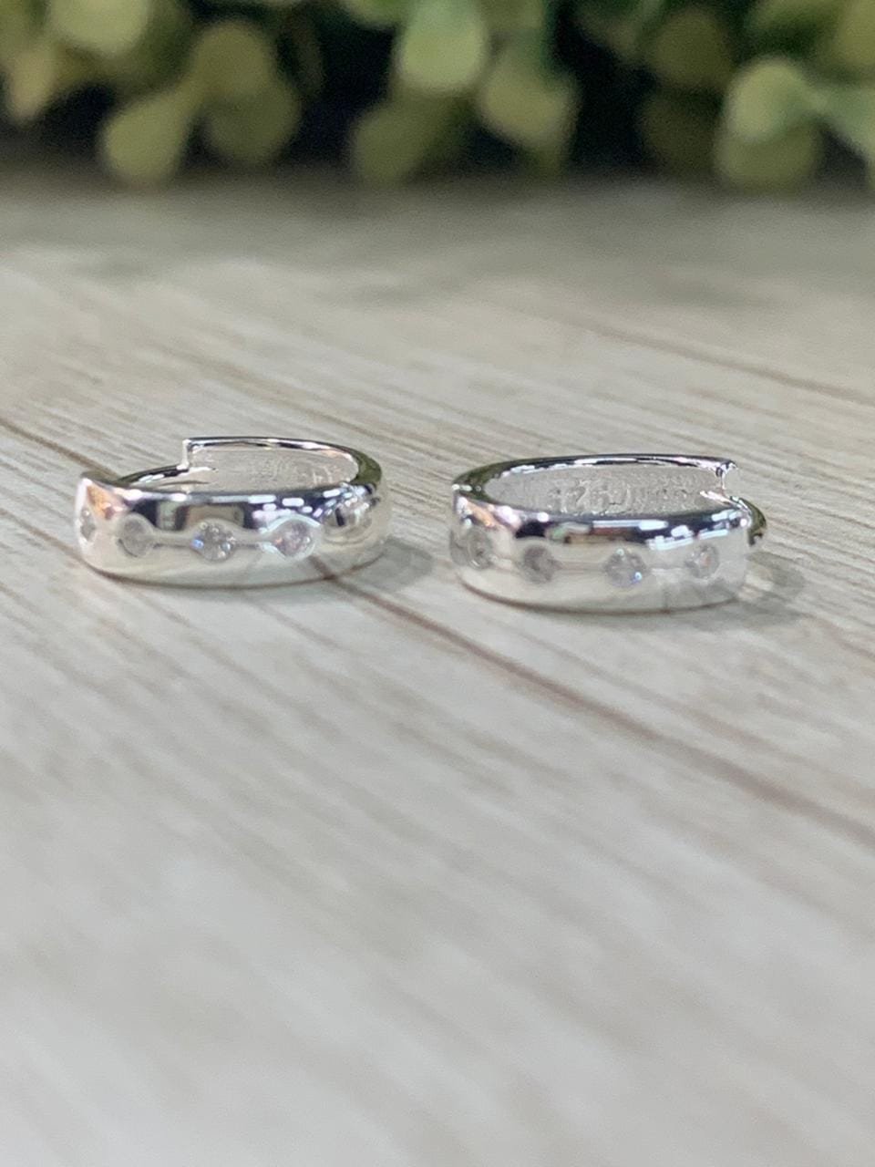 WhatsApp Image 2026-03-02 at 12.52.04 Aros plata argolla huggie circones - Imagen 2