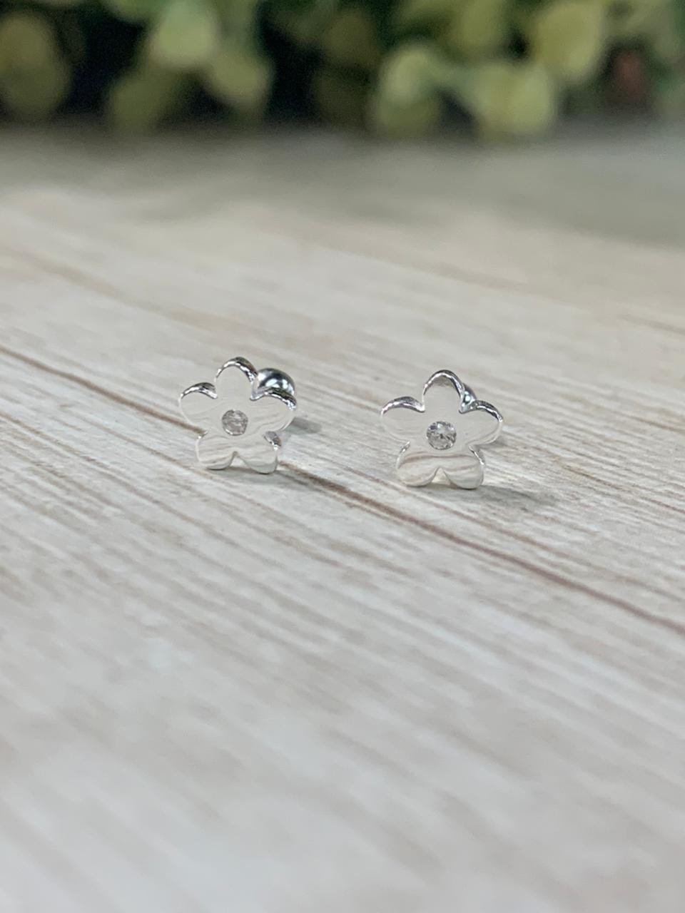 WhatsApp Image 2026-03-02 at 12.52.05 (1) Aros plata flor circon con tope - Imagen 3