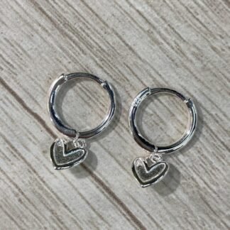 Aros plata huggie corazon
